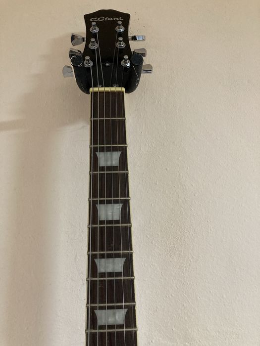 Vand sau schimb Chitara electrica SG