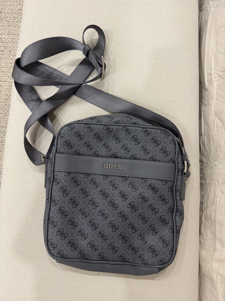 Чанта guess