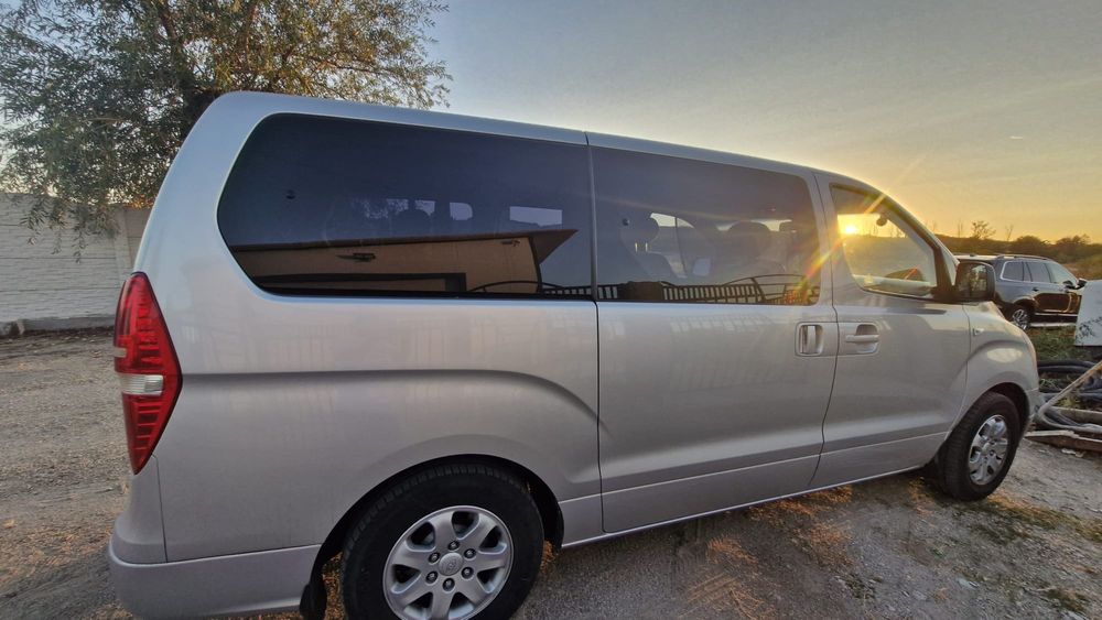 Vand Hyundai H1 7+1 locuri inmatriculat