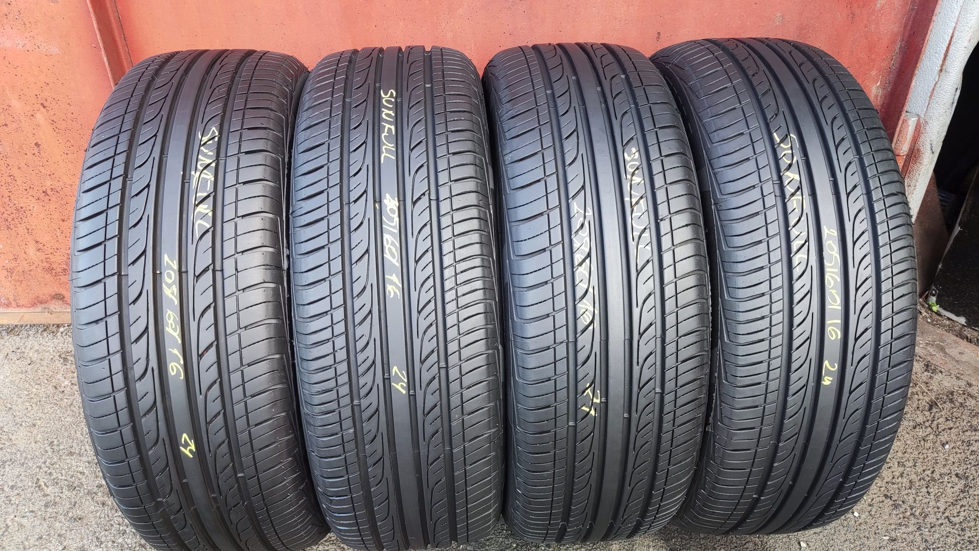 4бр. летни гуми 205/60/16 Sunfull , dot24
dot24
8.56mm
Гумите са в пер
