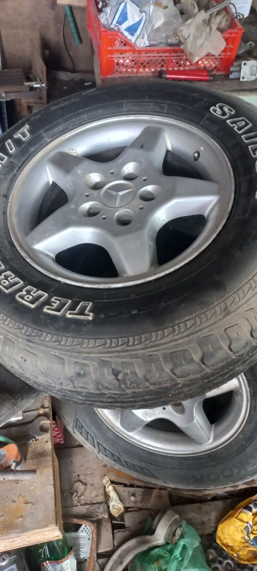 Продам шины комплект