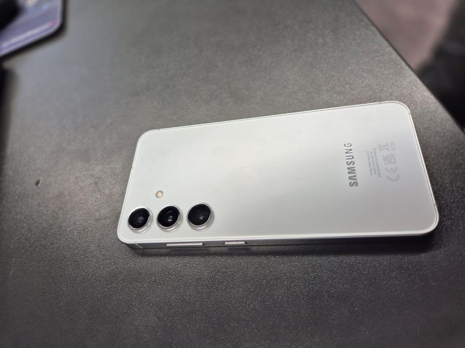 Samsung Galaxy S24 Dual SIM 8GB RAM 256GB 5G Crem cu Garanție, ca Nou!