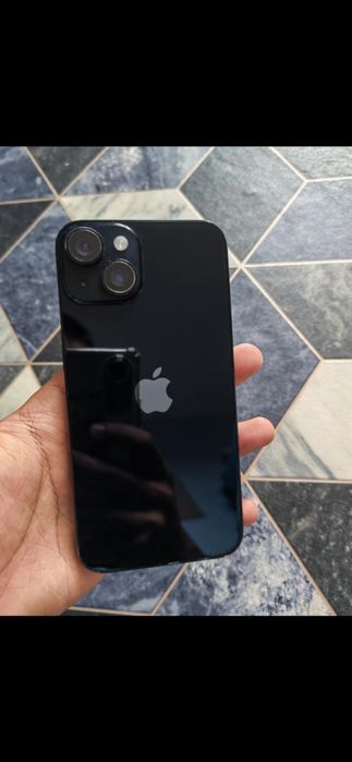Продавам 2бр iPhone 14