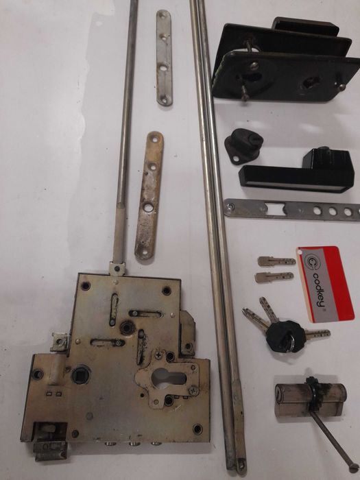 брава с четиристранно заключване