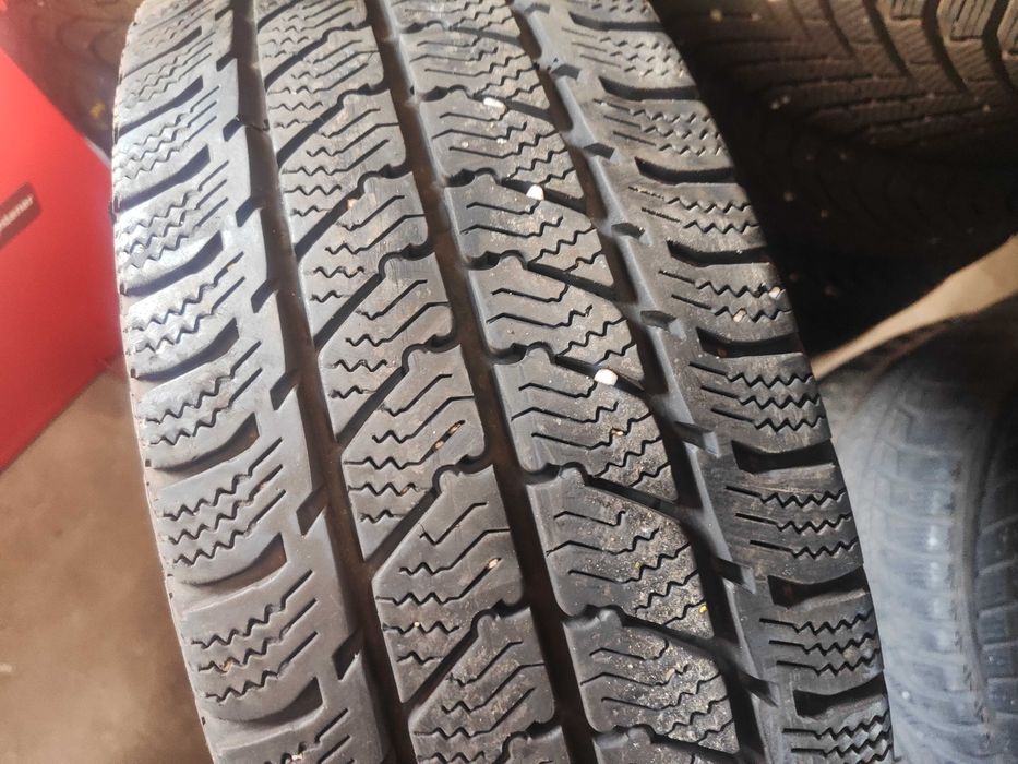 2бр.зимни гуми 215/65/16C Semperit