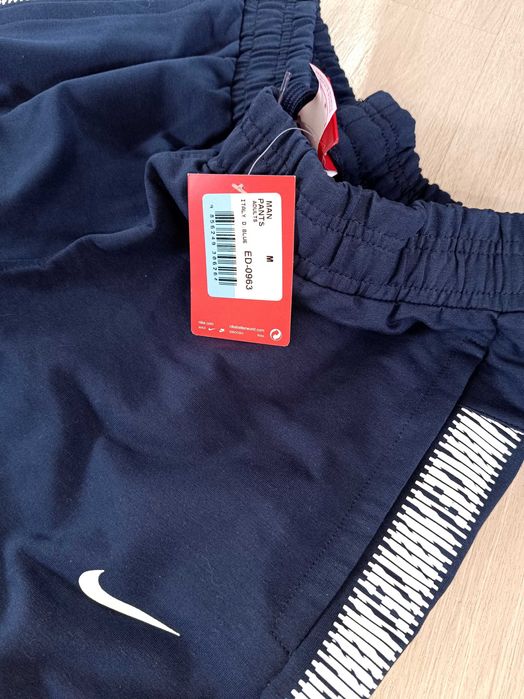 Мъжки спортен панталон Nike