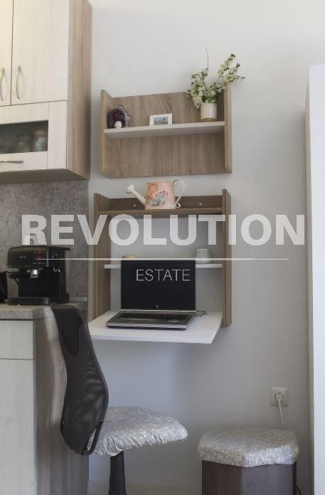 Дава се под наем Едностаен апартамент в Варна, Бриз - 32 кв.м за 400 € - Снимка #1