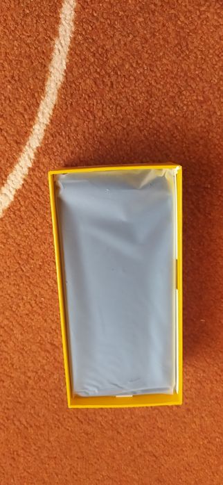 Продавам телефон