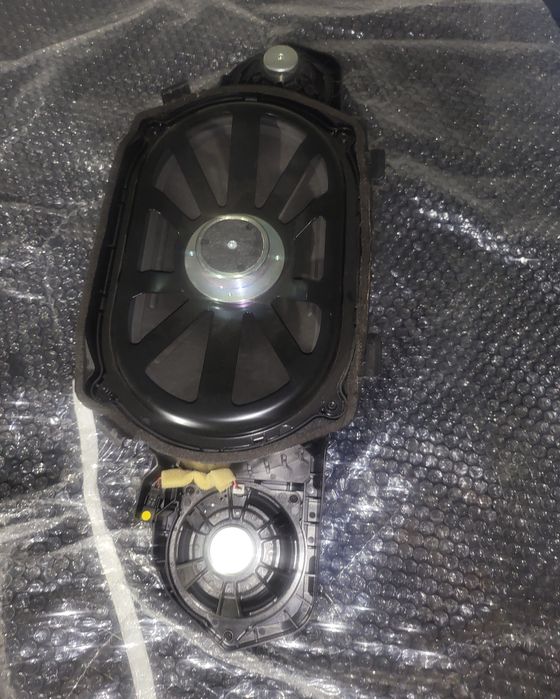 Mercedes w221 субуфер/ високоговорител