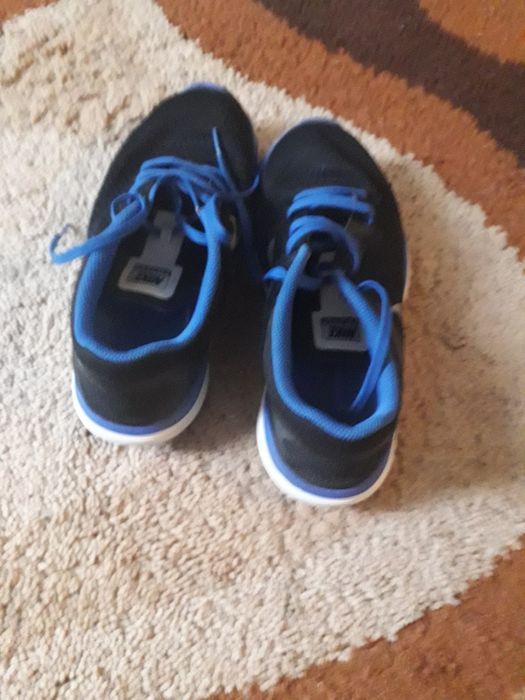 Adidas nike de vară