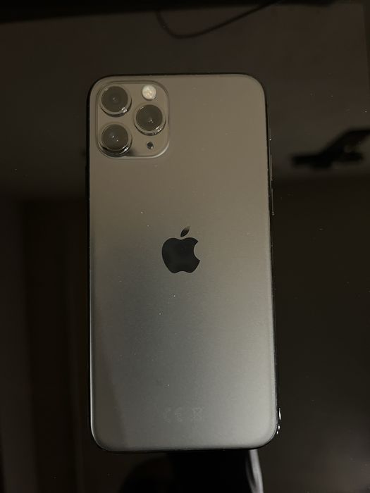 Продавам Iphone 11 Pro 512GB ( Space Gray )