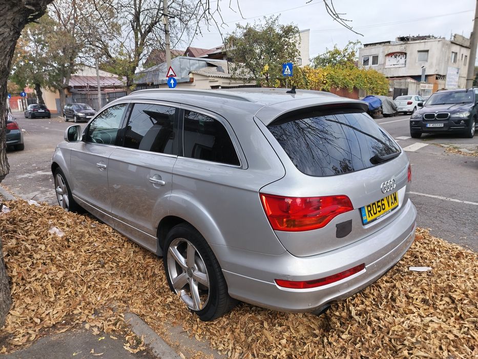 Vând audi Q7 30 d