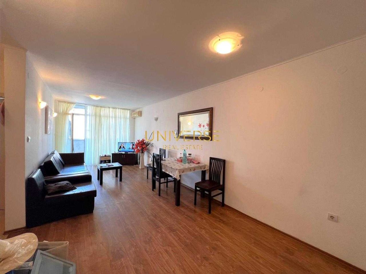 Продава се Двустаен апартамент в к.к. Слънчев бряг - 93 кв.м за 828 €/кв.м - Снимка #3