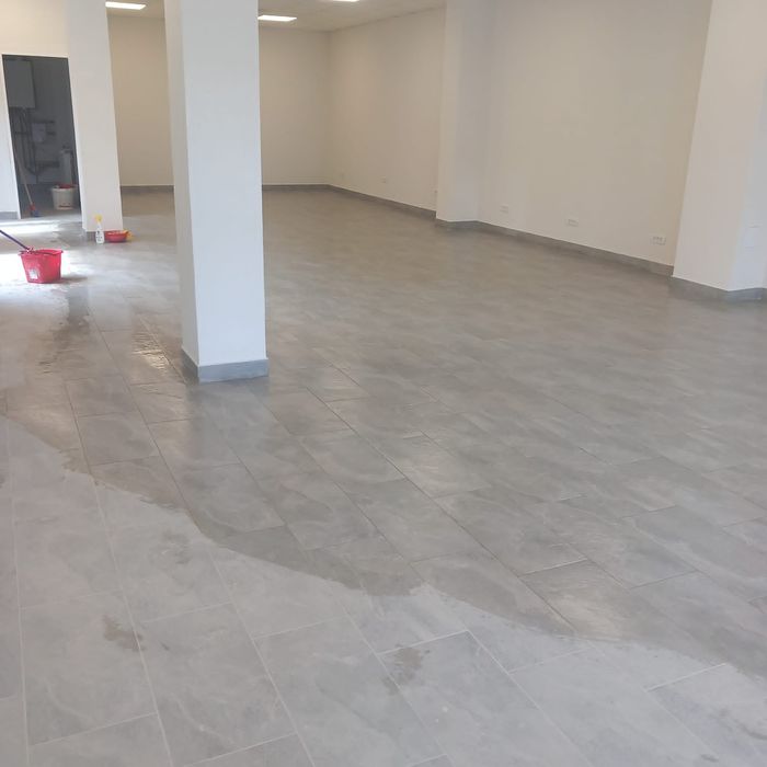 Spatiu comercial de închiriat