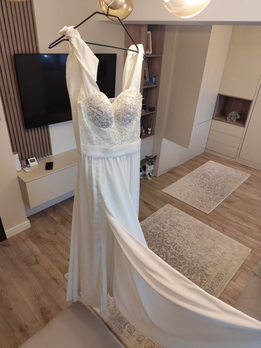 Vand rochie de mireasa
