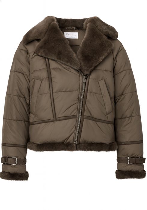 Зимняя женская  куртка