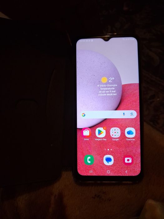 Vând Samsung galaxi a13