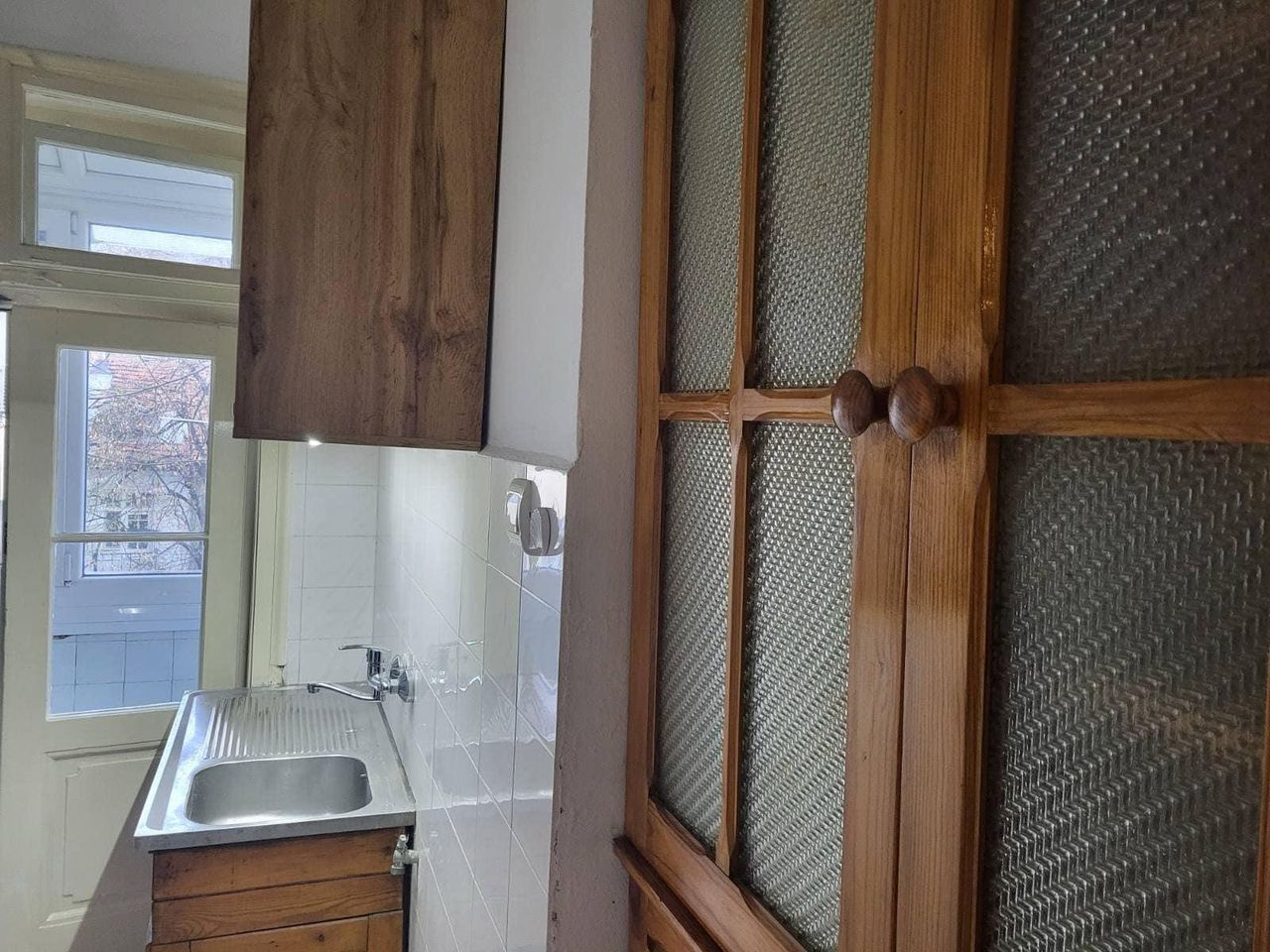 Дава се под наем Двустаен апартамент в София, Център - 50 кв.м за 549 € - Снимка #1