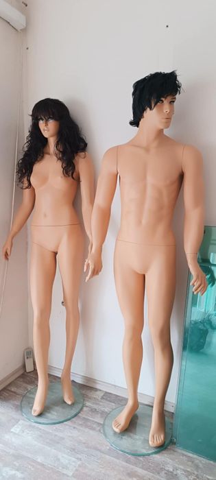 Продавам манекени