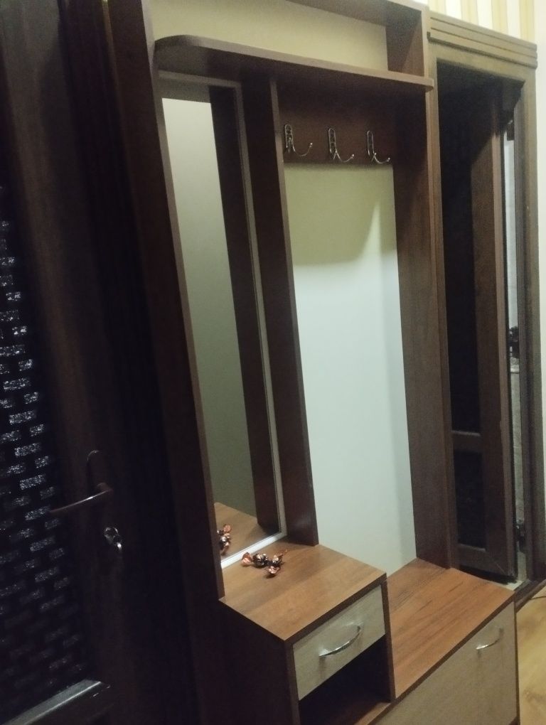 Прихожая б/у в отличном состоянии