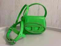 Diesel 1Dr Xs мини чанта в зелено + подарък перлена дръжка