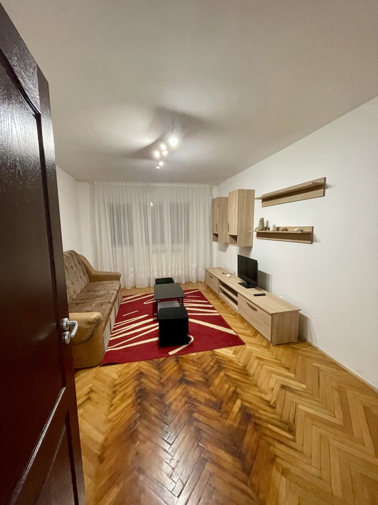 Inchiriez apartament 250E