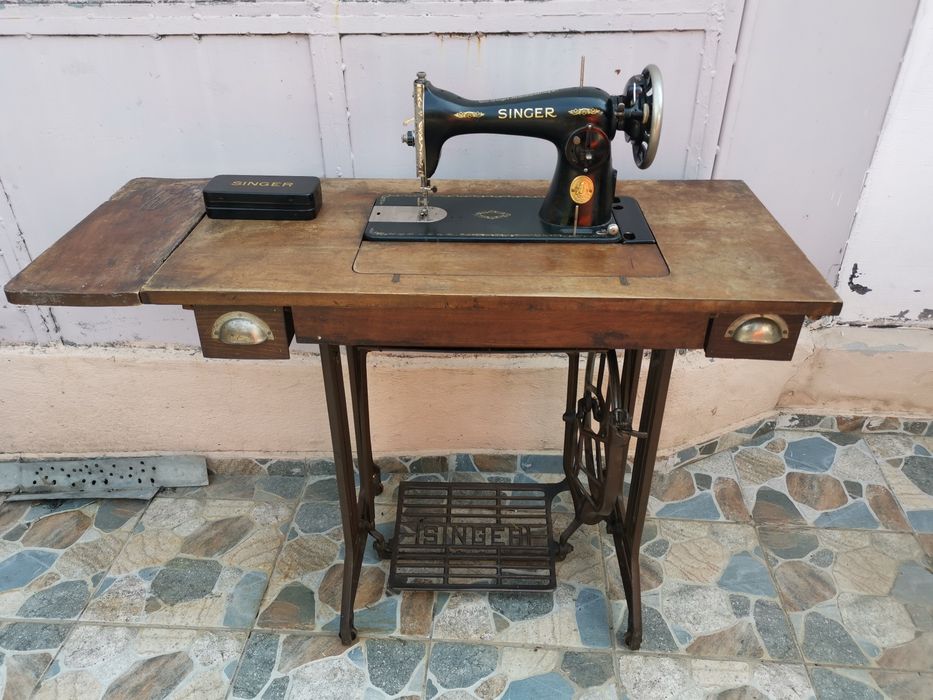 Mașină de cusut SINGER  veche