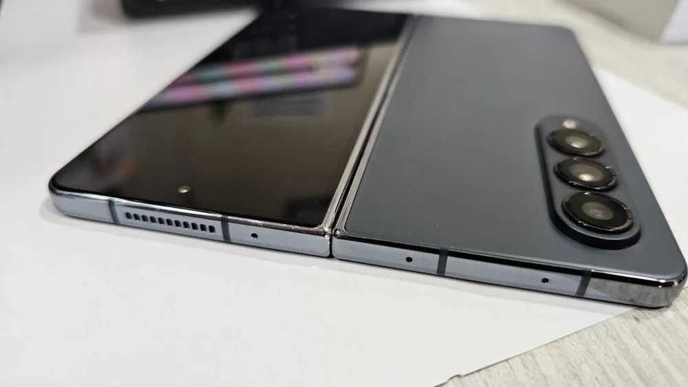 Samsung Galaxy Z Fold4 5G 256GB 12GB RAM Dual (F936)