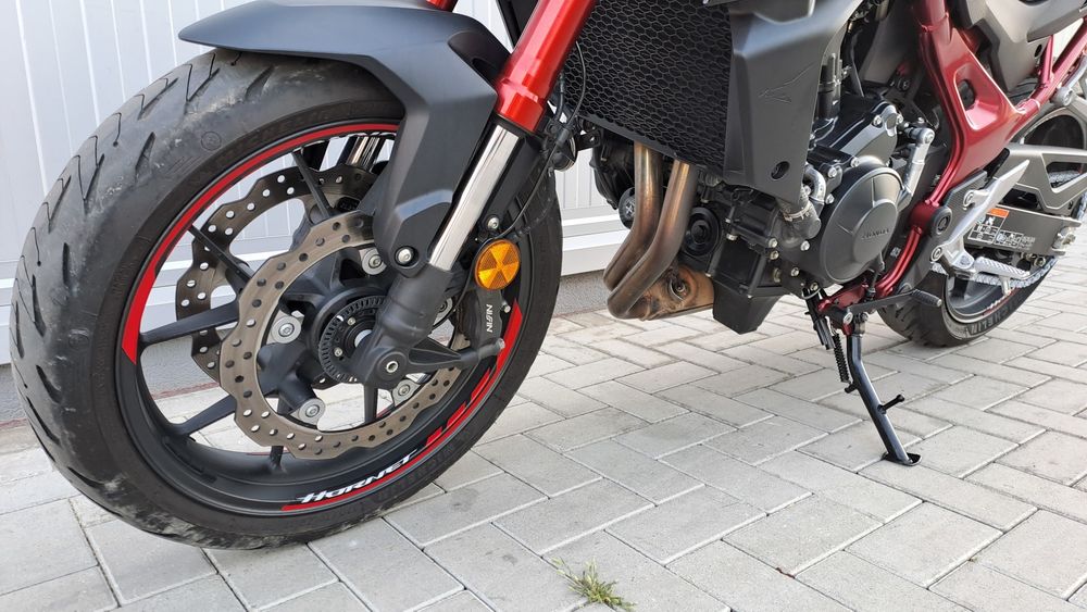 Honda Hornet 750 2023