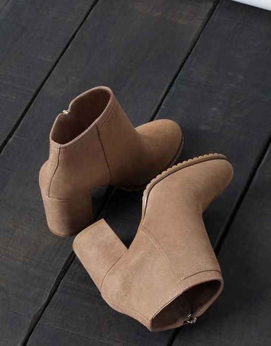 Bershka дамски велурени боти