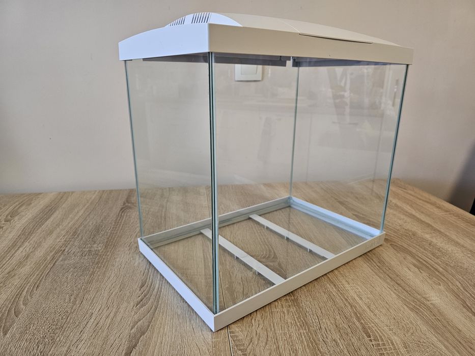 Аквариум Hailea K-45 с пълно оборудване – готов за нов живот!