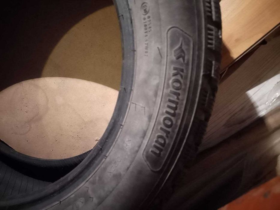 Кormoran 225/60 R17 4 броя  зимни гуми