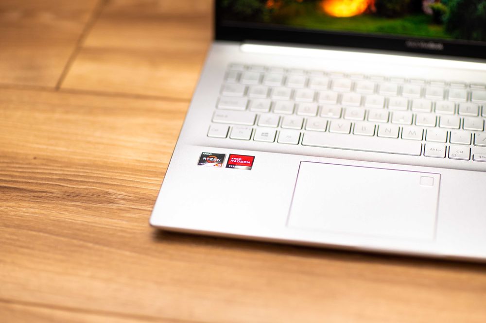 Laptop ASUS Vivobook OLED 15.6 Ryzen 5 5500U 24gb Ram 512 nvme Cutie