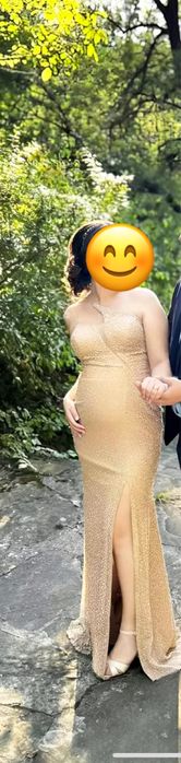 Официална златиста рокля