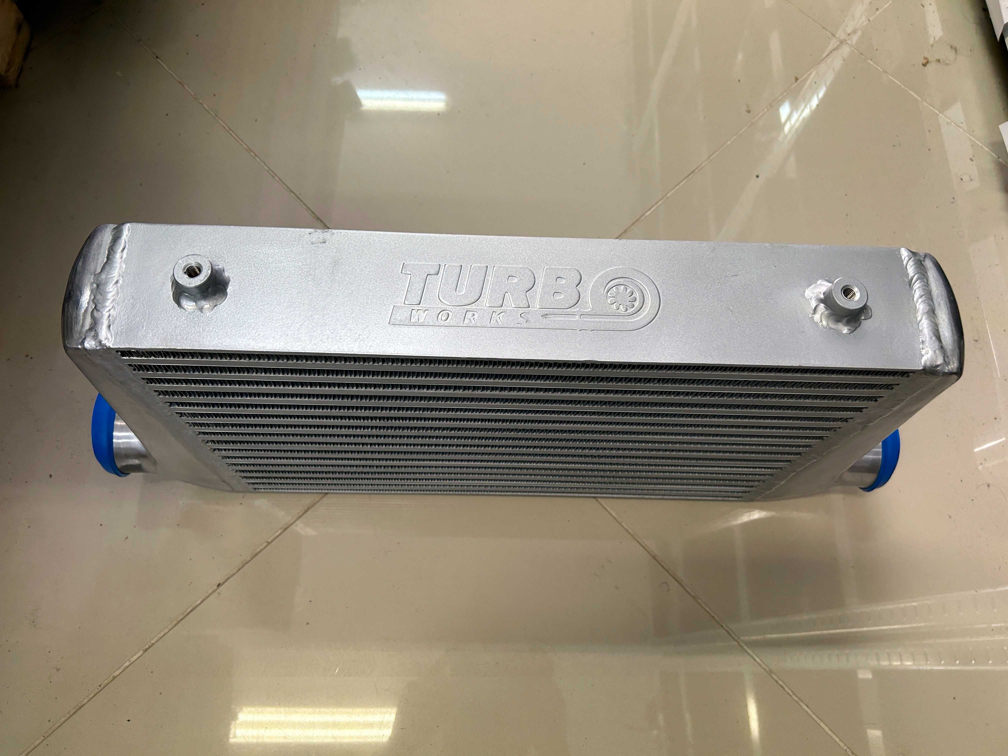 TurboWorks универсален интеркулер Intercooler 450x300x76
