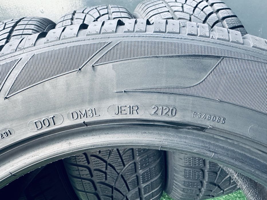 235/55/18 104H Dunlop Iarna