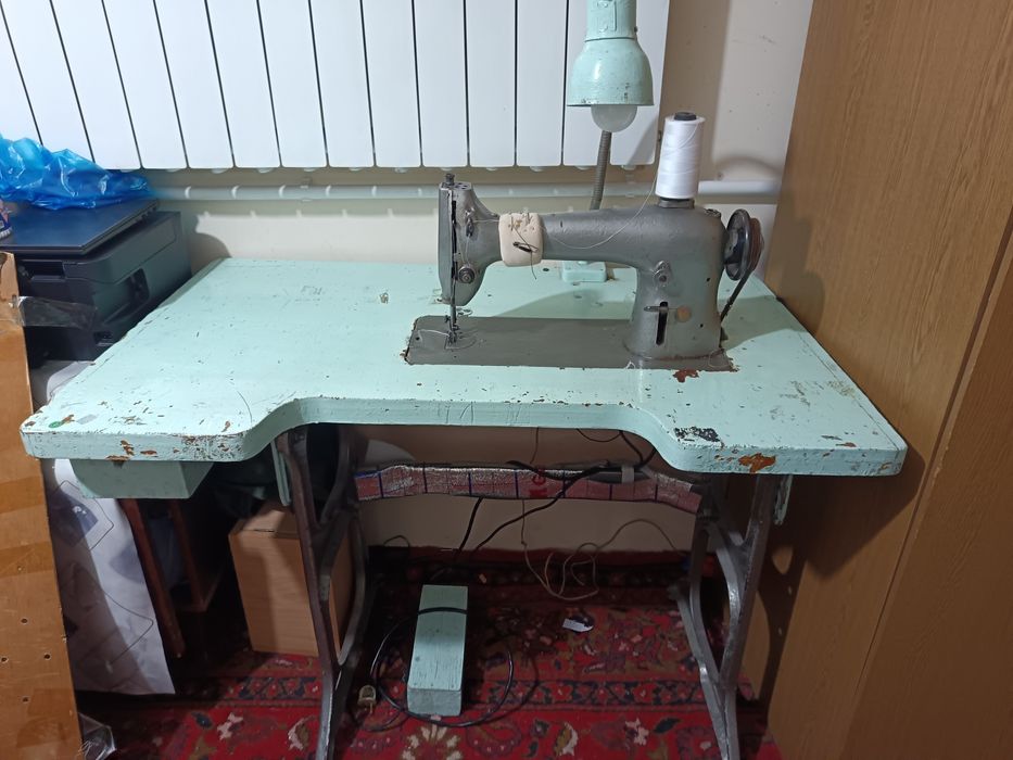 Швейная машина. Тикув машинаси