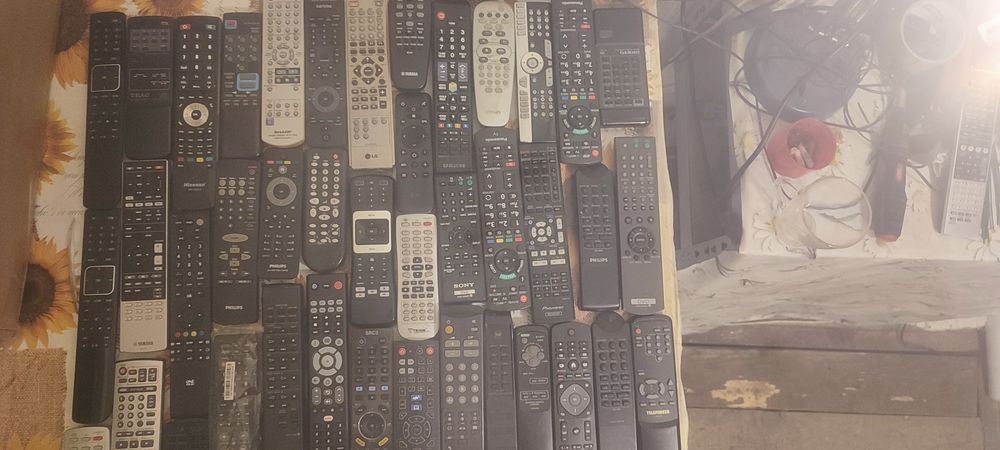 Telecomenzi diferite marci