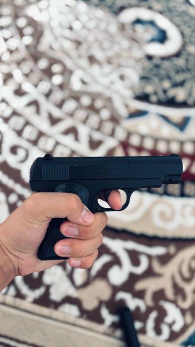 Пистолет металический