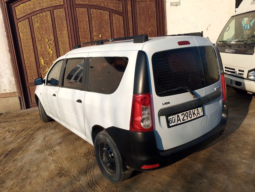 Lada largus sotiladi yili 2013 metanni bor 65 lt