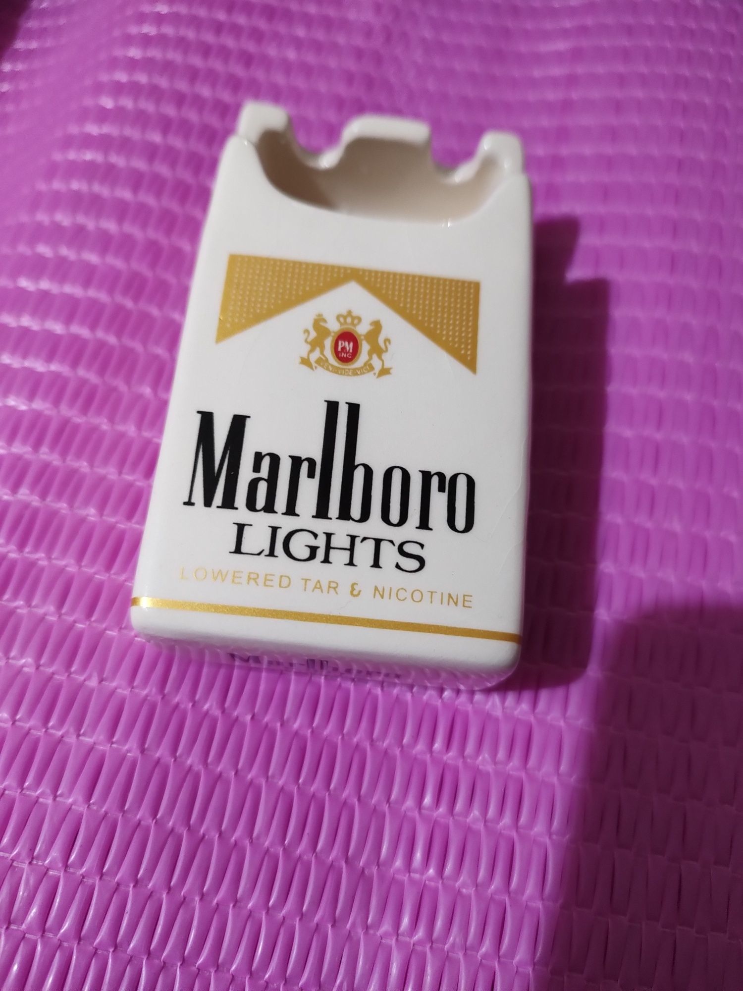 Пепелник Marlboro