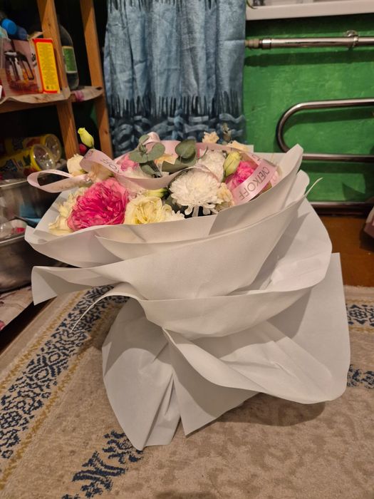 Гүл 3 штук  9000тг 10000тг