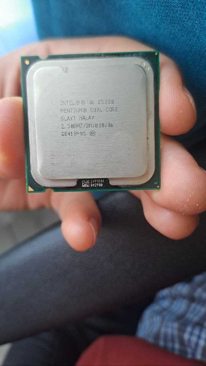 Intel  E5200, 2.50 GHz, 775 socket