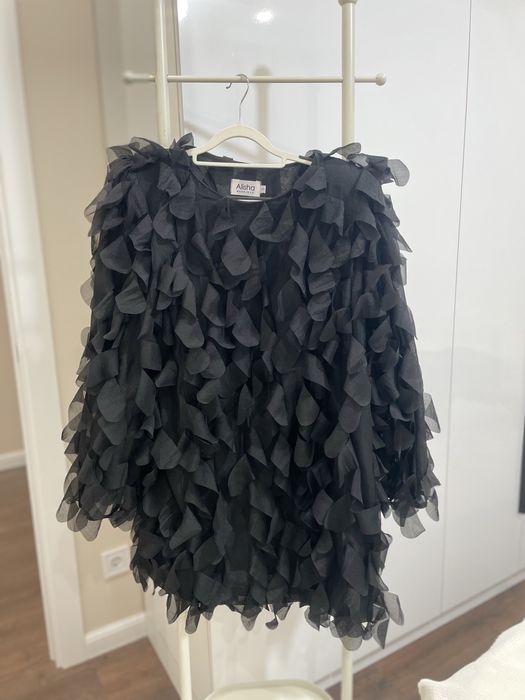 Продам вечерние платья и наряды