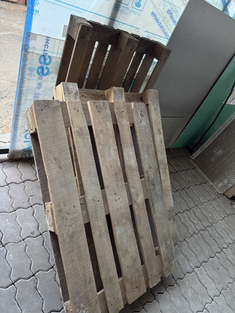 Продаются поддоны 8 штук