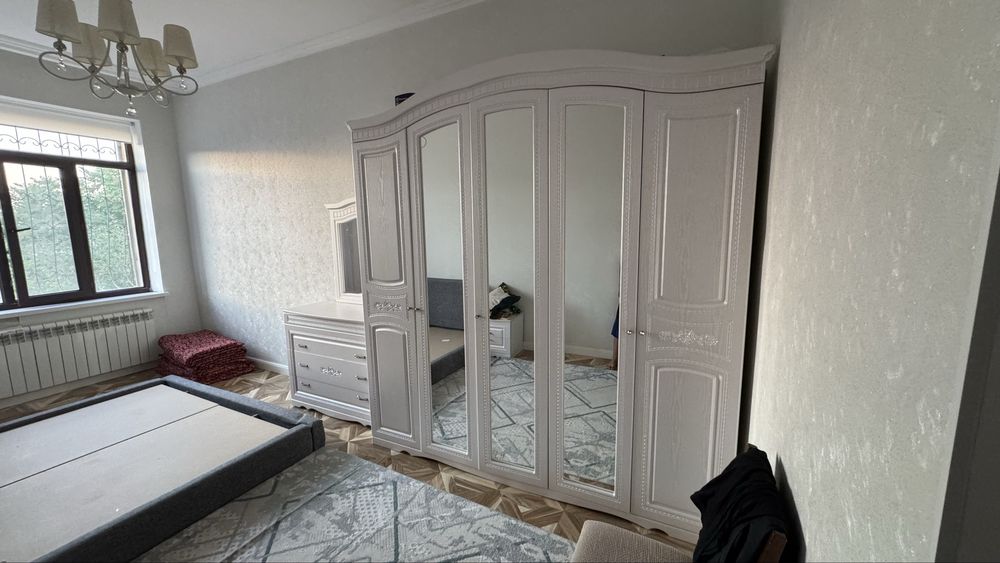 Спальный гарнитур