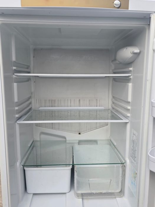 Холодильник “Indesit”