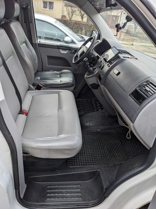 Se vinde VW t5 doka