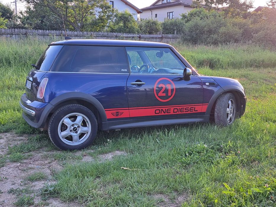 Mini ONE Stare bună, se infinge, super stabilă in viraje.