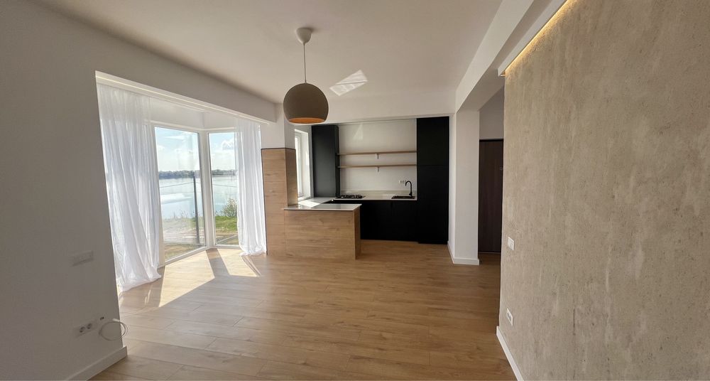 Apartament de 2 camere pe buza lacului